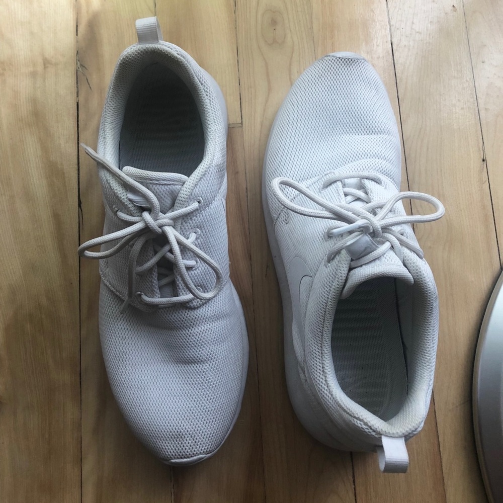 Nike roshe run!